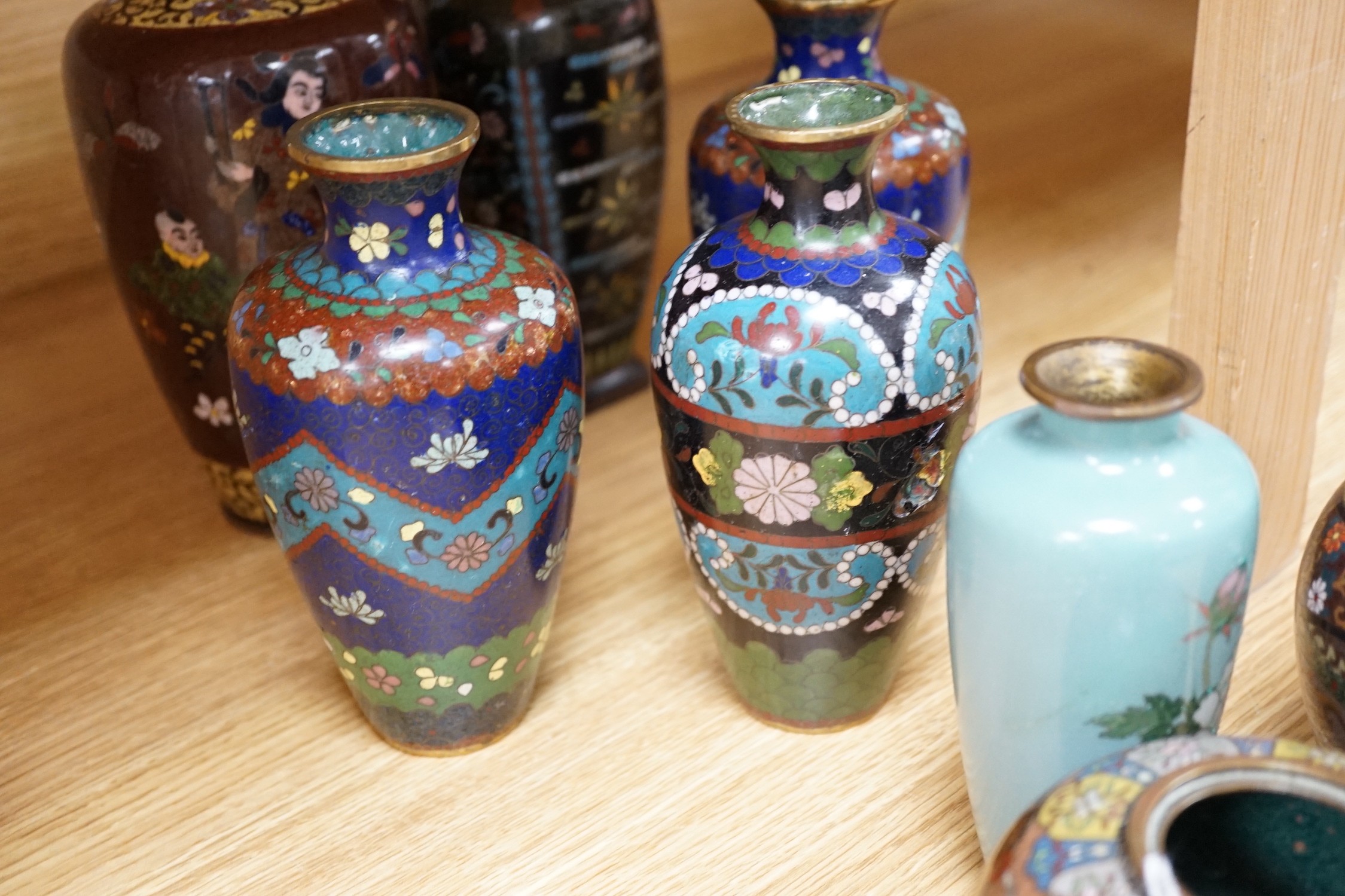 Assorted Japanese cloisonné enamel vases, The tallest 18.5 cm